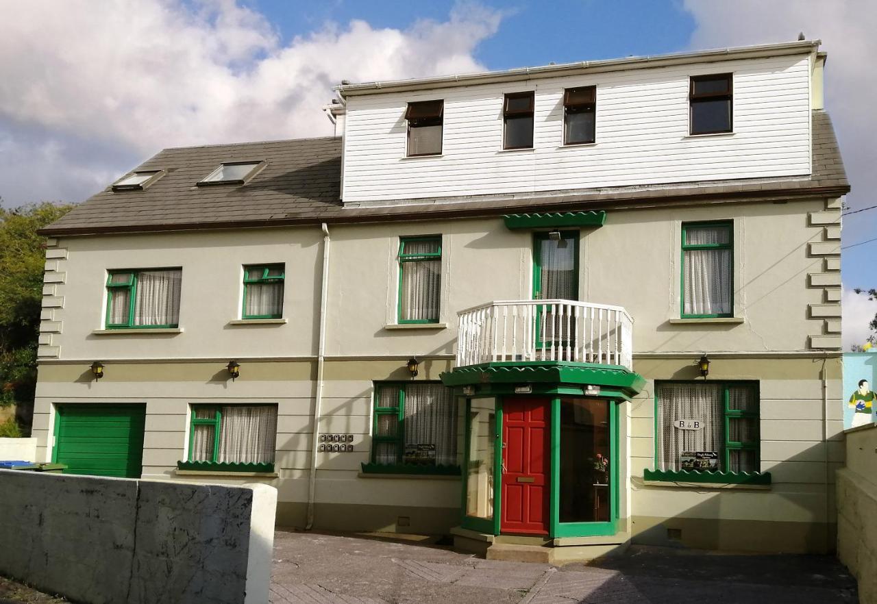 Russell'S Apartment Дингъл Екстериор снимка